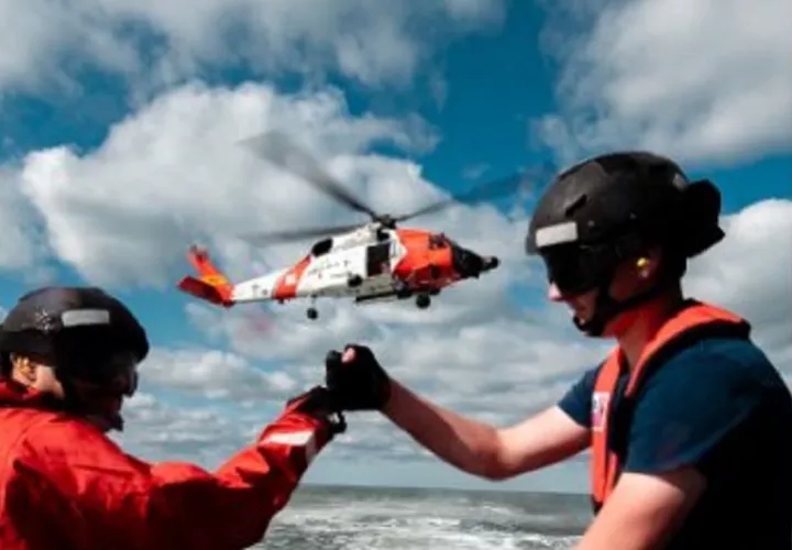  En el operativo de búsqueda participan medios aéreos y marítimos que han rastreado 1.644 millas cuadradas (unos 4.250 kilómetros cuadrados). Foto. Ilustrativa. @USCG 
