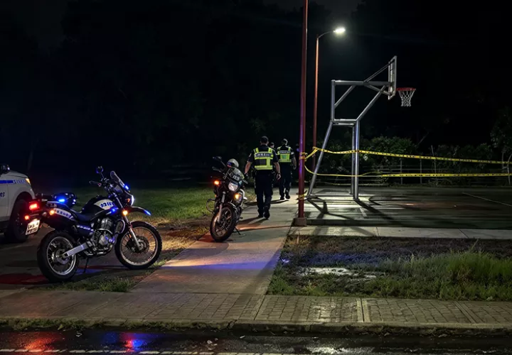 Vista de la escena del crimen en Calle 13, Monterrico.  /  Imagen generada con IA