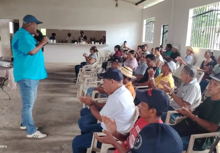  Unos 50 productores de Chagres recibieron capacitación sobre préstamos, seguros agrícolas y técnicas para agregar valor al café, con miras a mejorar sus cosechas y aumentar sus ingresos.