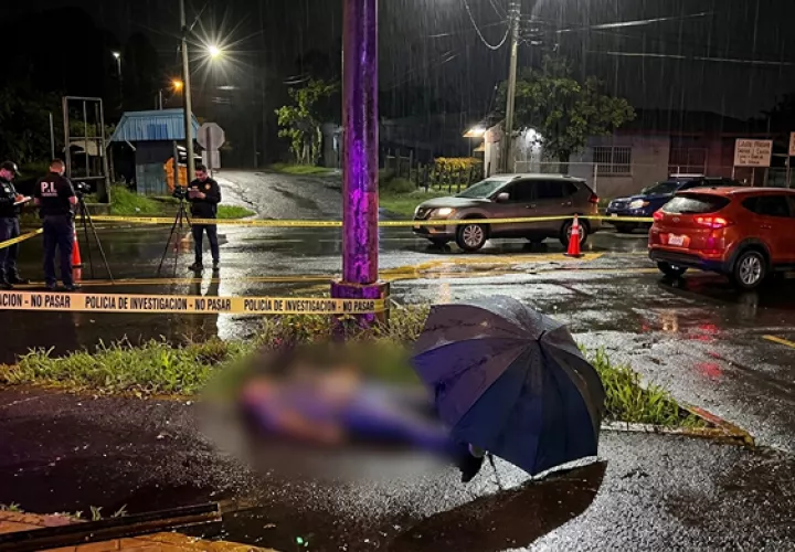 La victima falleció en la escena del accidente.  /  Captura de video mejorada con IA: Retén