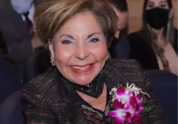  Mayín Correa cumple un año más de vida y sigue siendo uno de los personajes más reconocidos y comentados del país.