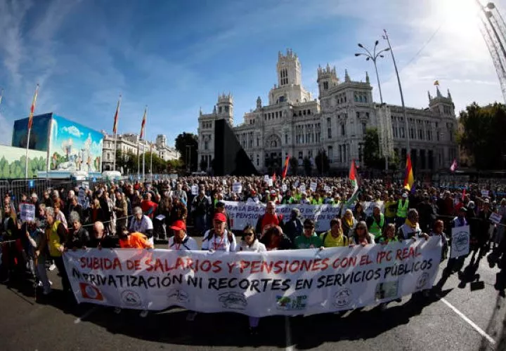 La manifestación convocada por Coordinadora estatal por la defensa del sistema público de pensiones (COESPE). Foto: EFE