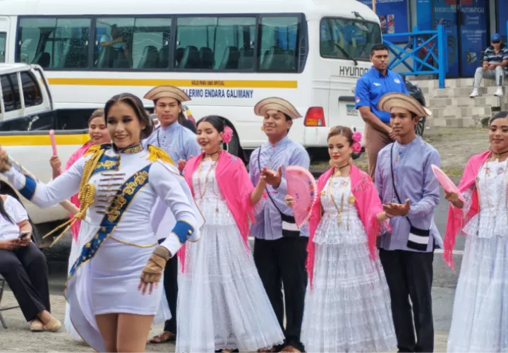 Panamá Oeste inició el Mes de la Patria con la cremación de más de 200 banderas. Chame y San Carlos no realizarán desfiles este año.