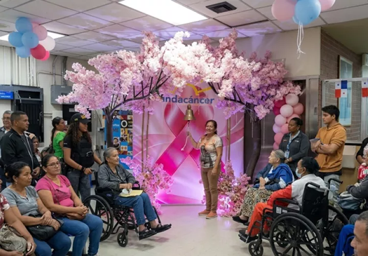 El cáncer de mama sigue siendo la primera causa oncológica en Panamá.  /  Imagen generada con IA