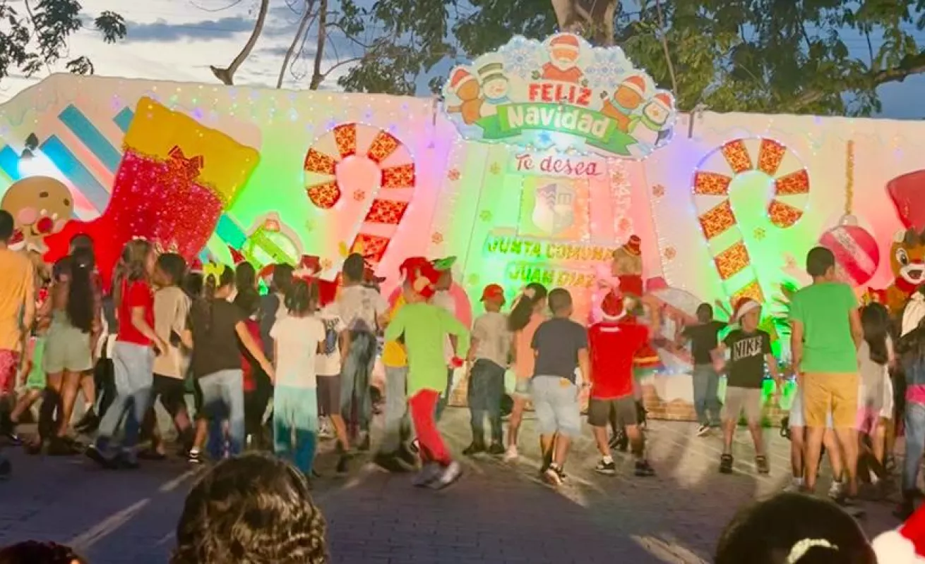 Magia, luces y sonrisas: así arrancó la Navidad en Juan Díaz