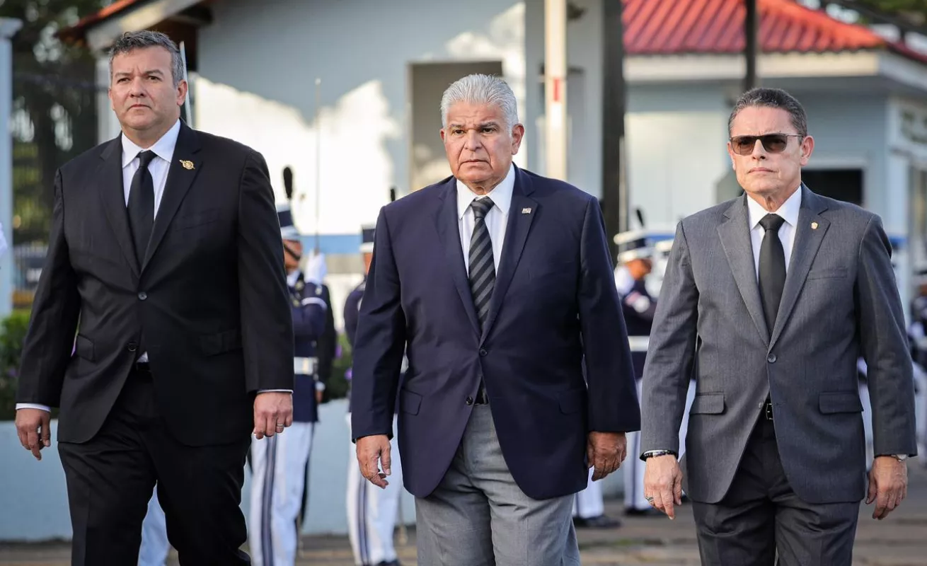 Último adiós con honores para capitán de la policía asesinado en Caimitillo 