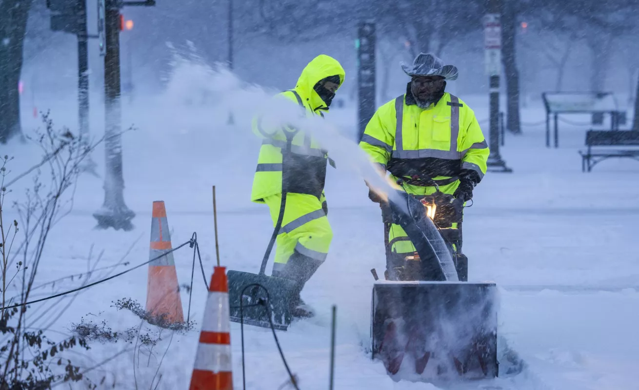 Frío sin piedad: tormenta invernal castiga a 700 mil en EE.UU.