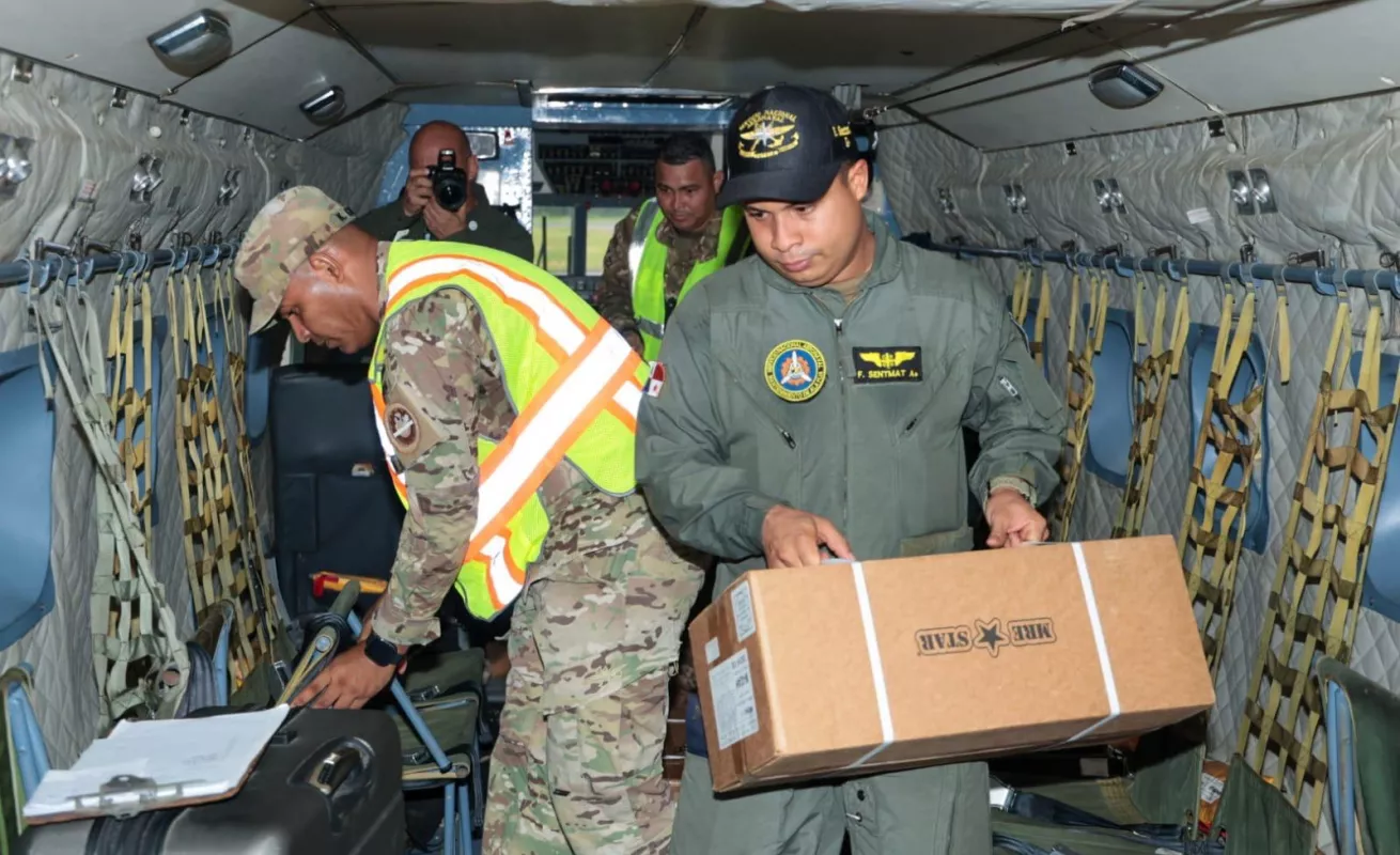 Rescatistas panameños rumbo a Venezuela. ¡Dios los proteja, hermanitos! 