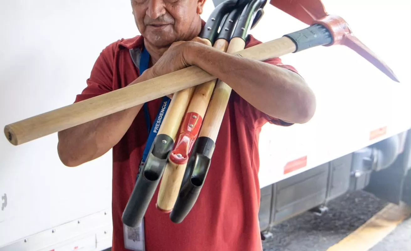 Rescatistas panameños rumbo a Venezuela. ¡Dios los proteja, hermanitos! 