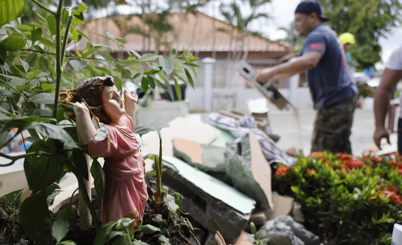 Con fe y esperanza: Macaracas limpia sus temores con la esperanza de ayuda