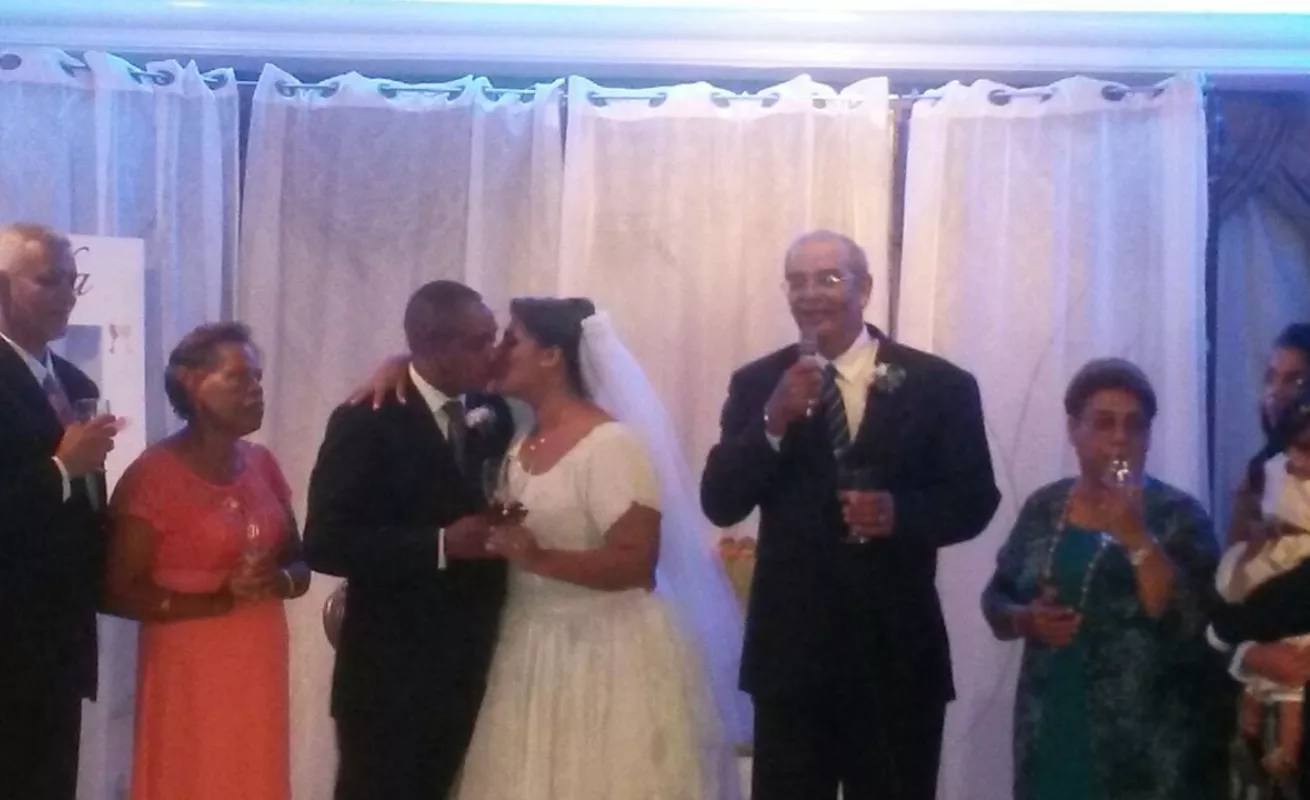 Periodista se casa en el Santuario 