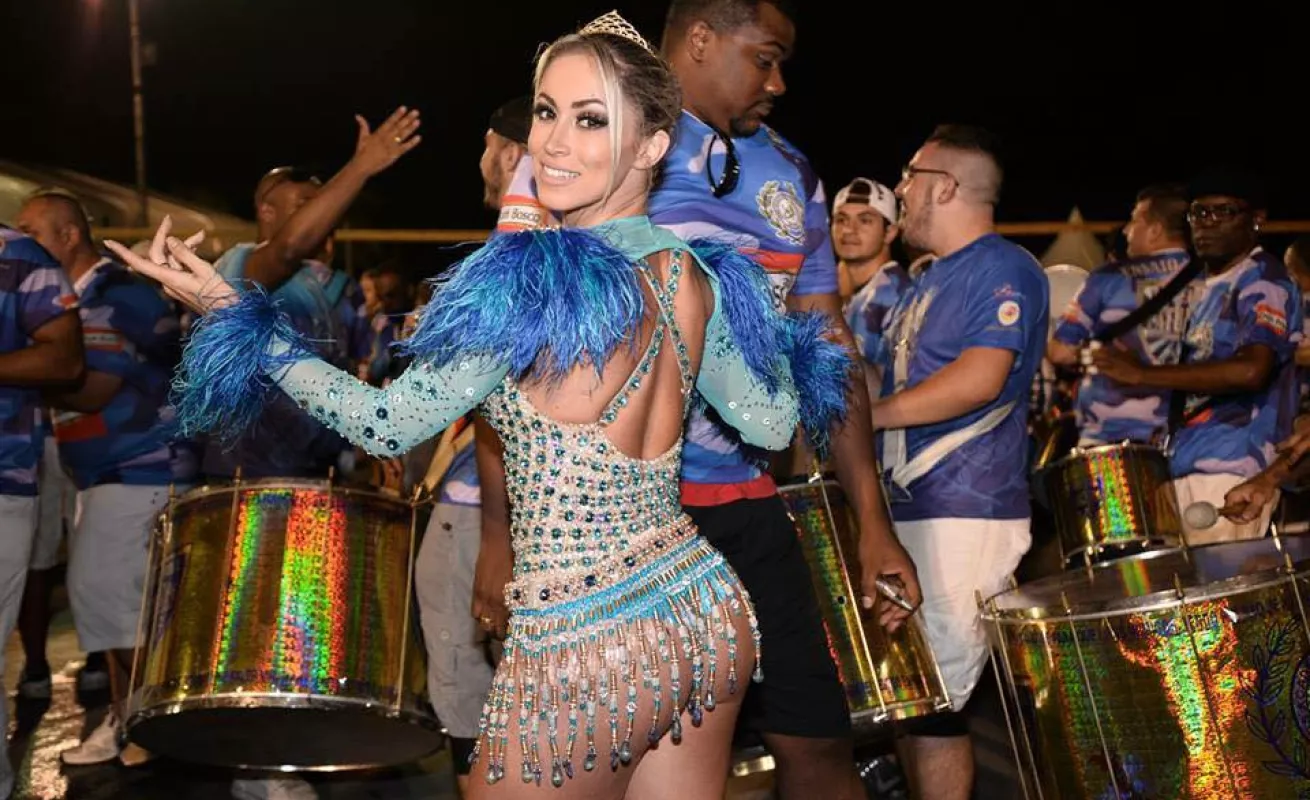 Galería de fotos  Carolina Gonçalves Narizinho 11/02/2015