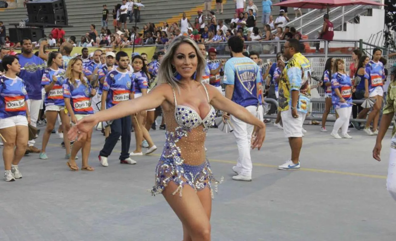 Galería de fotos  Carolina Gonçalves Narizinho 11/02/2015