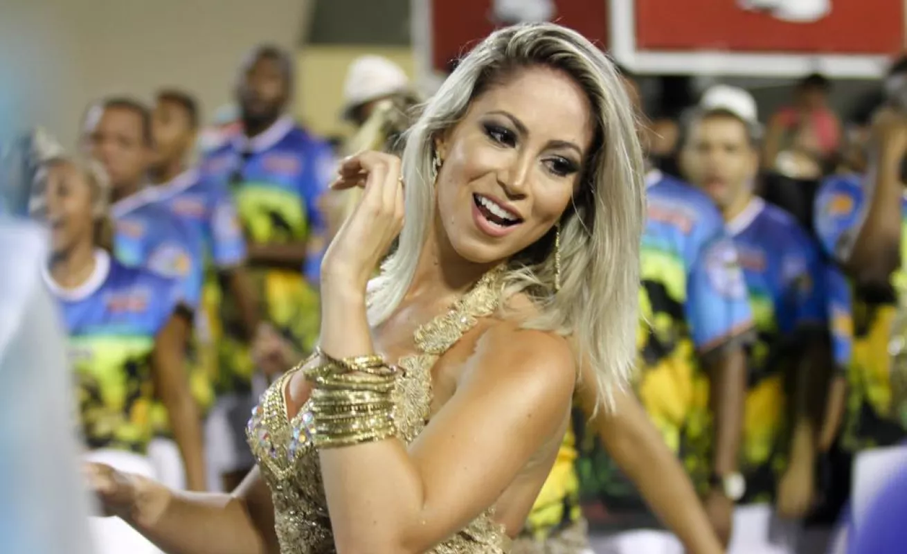 Galería de fotos  Carolina Gonçalves Narizinho 11/02/2015