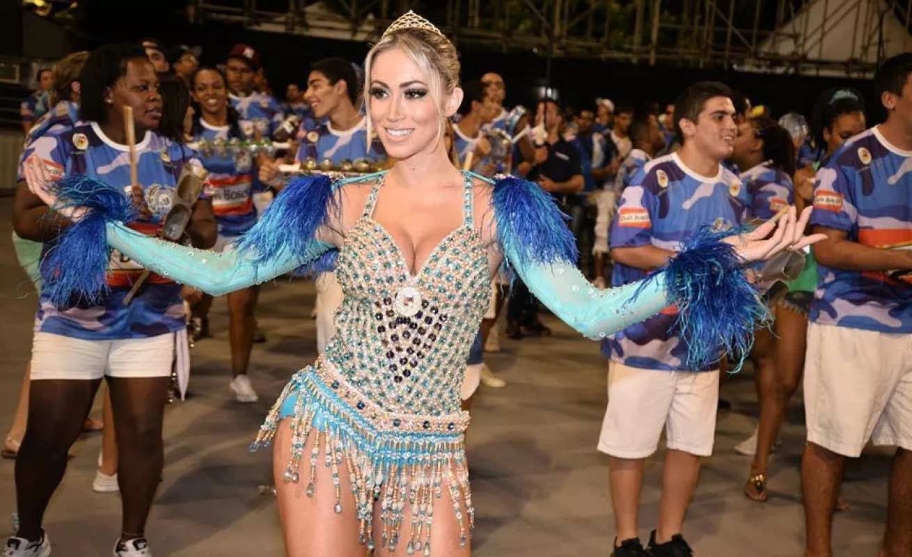 Galería de fotos  Carolina Gonçalves Narizinho 11/02/2015