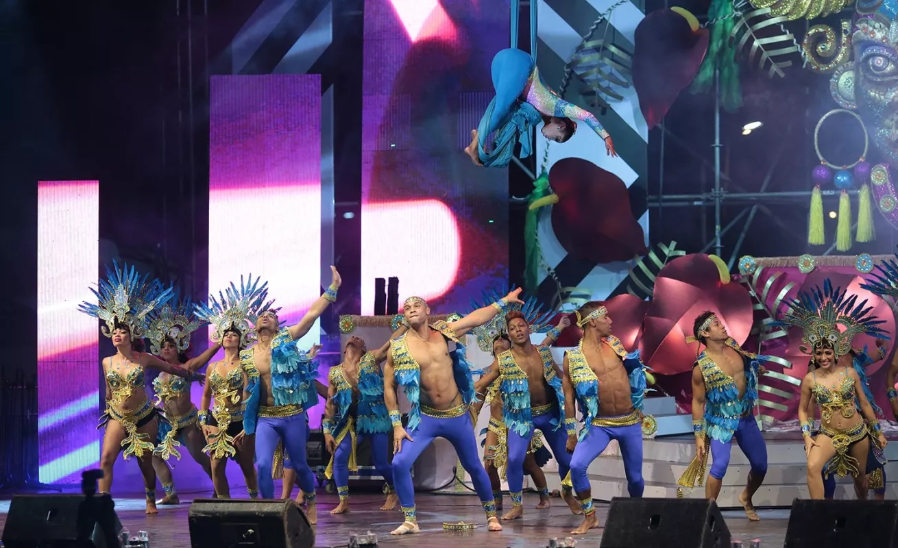 Coronoción de Onisis. Fotos: Shino HS