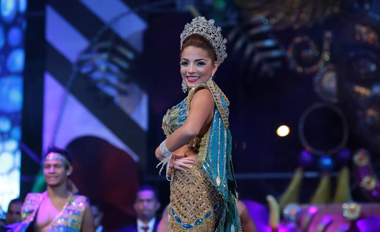 Coronoción de Onisis. Fotos: Shino HS