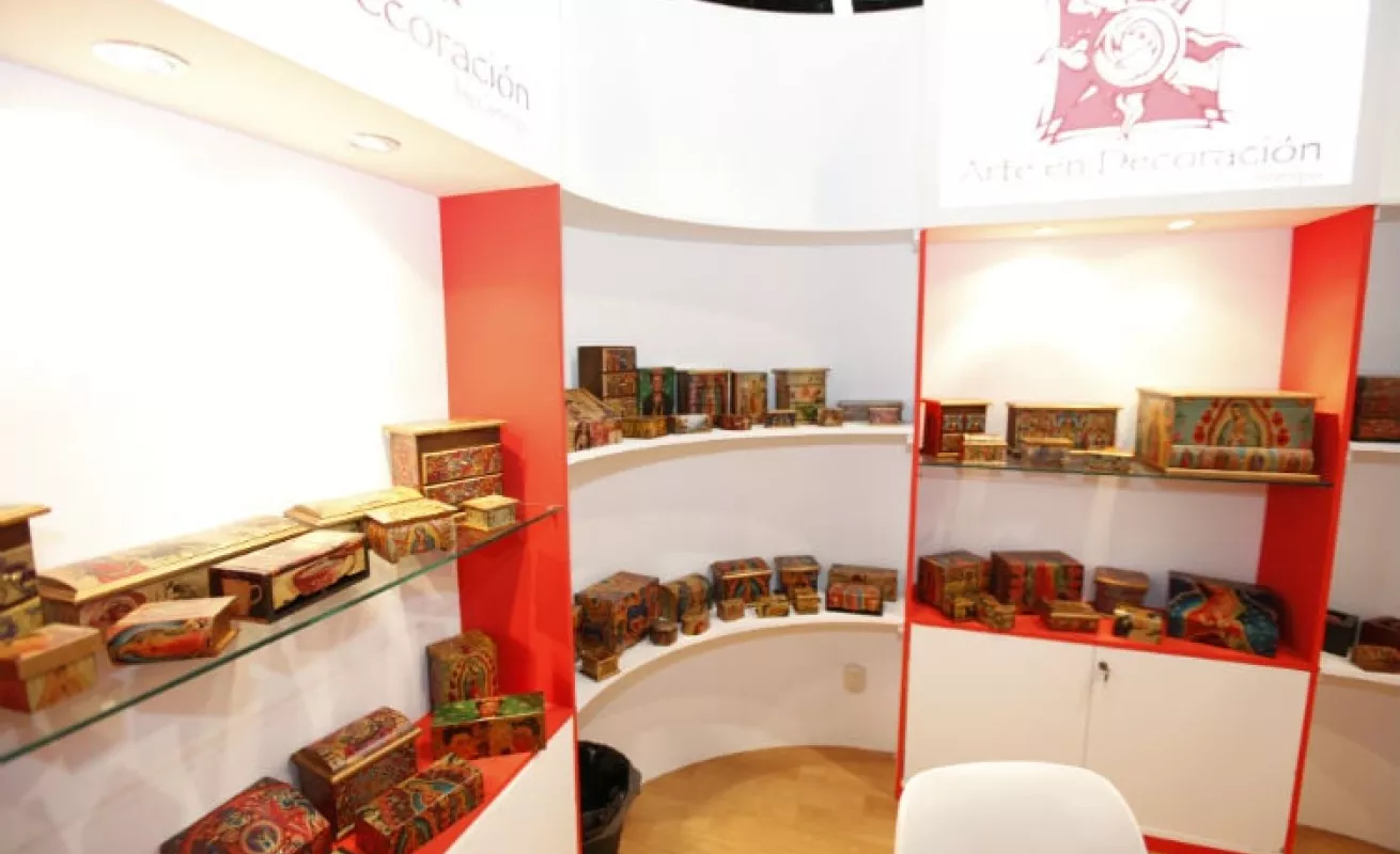 Imágenes de una vitrina comercial 