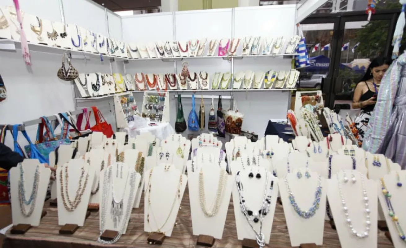 Imágenes de una vitrina comercial 