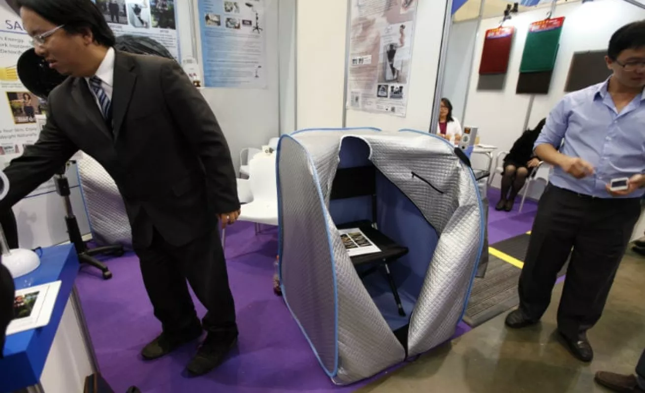 Imágenes de una vitrina comercial 