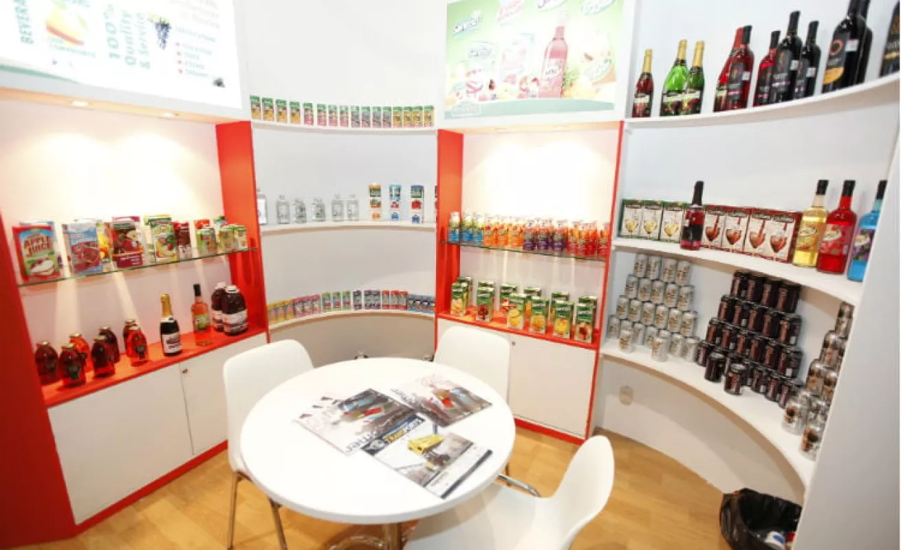 Imágenes de una vitrina comercial 