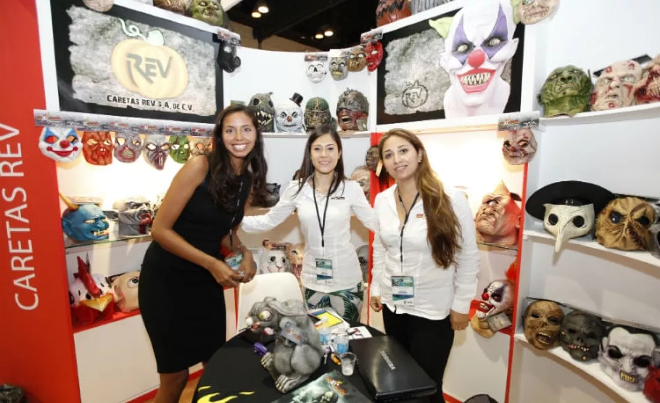 Imágenes de una vitrina comercial 