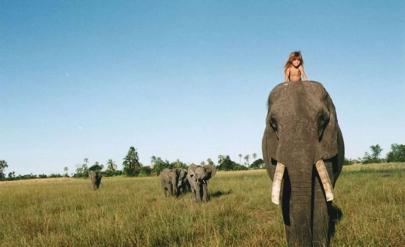 La historia de Tippi, la niña de la selva, que sigue fascinándonos 20 años después...