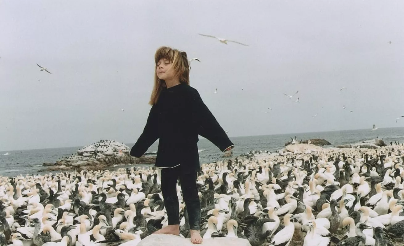 La historia de Tippi, la niña de la selva, que sigue fascinándonos 20 años después...