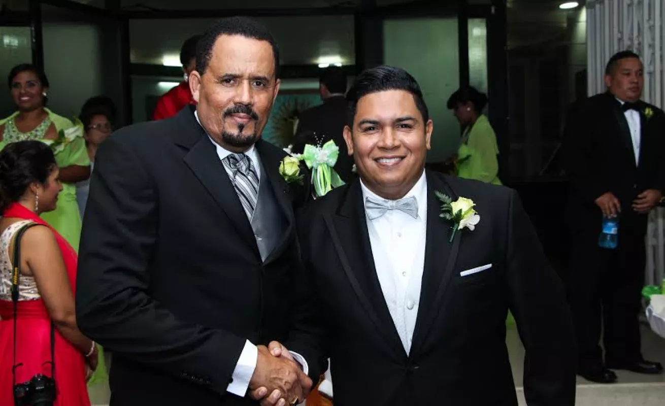 Tommy Real da el 'sí' ante Dios