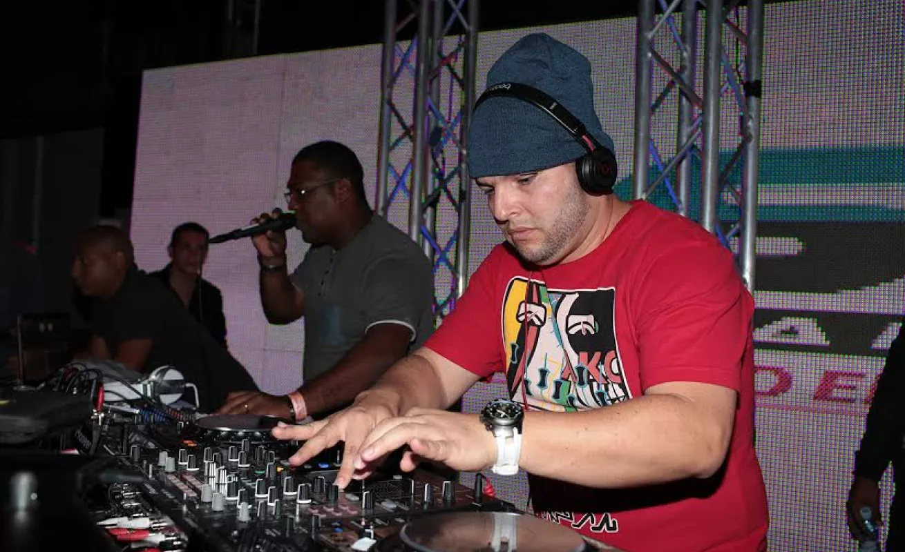 DJ Alex se queda con el primer lugar del 'Man to man' de Caliente