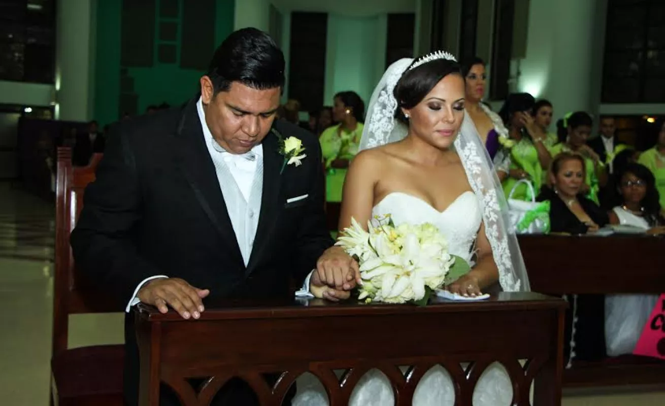 Tommy Real da el 'sí' ante Dios