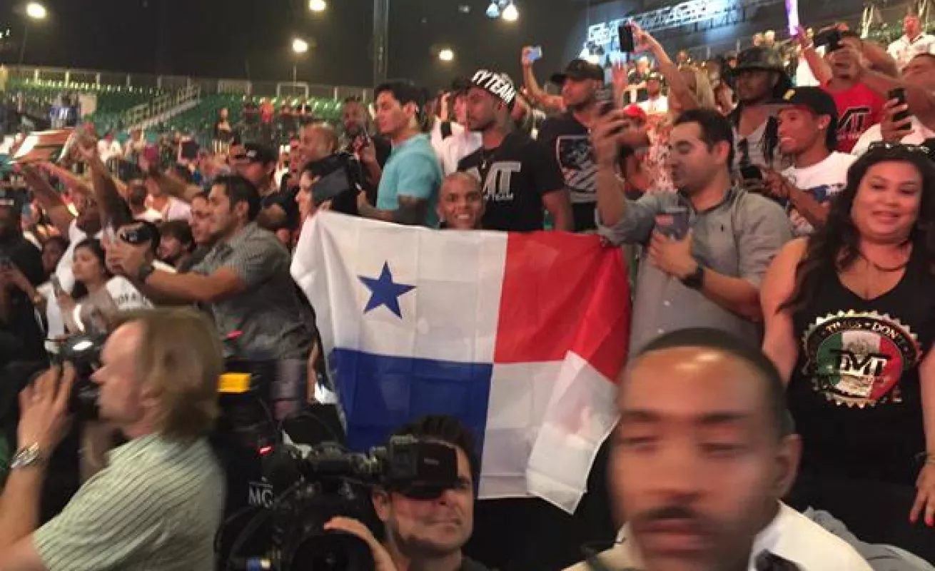 Mayweather sigue invicto en fotos