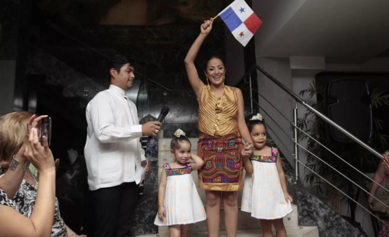 Karen Peralta presenta su nueva colección Etnik