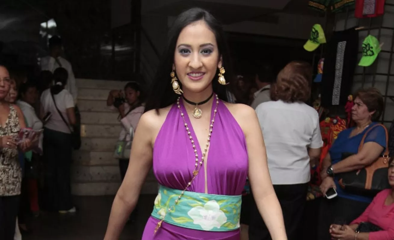 Karen Peralta presenta su nueva colección Etnik