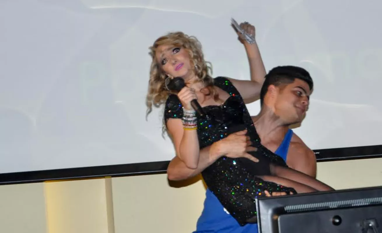 Un Karaoke lleno de humor