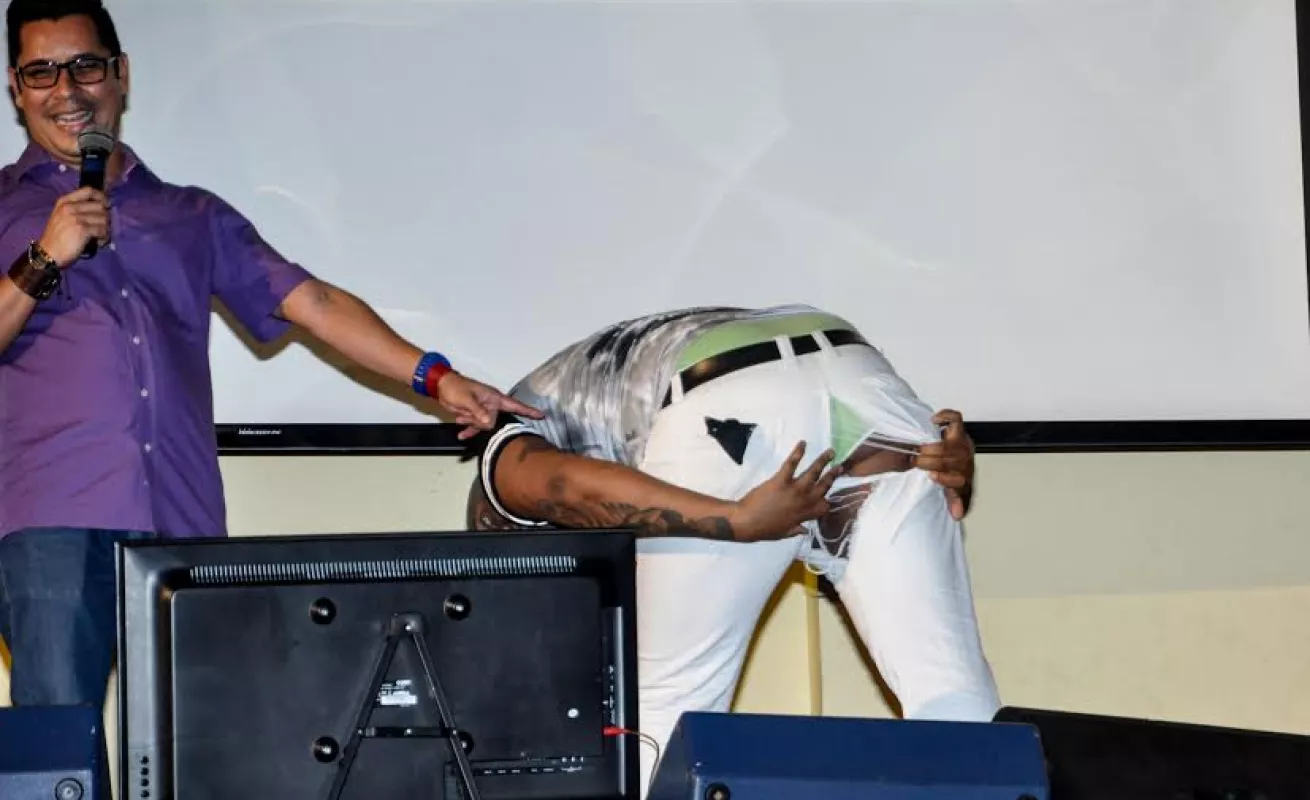 Un Karaoke lleno de humor