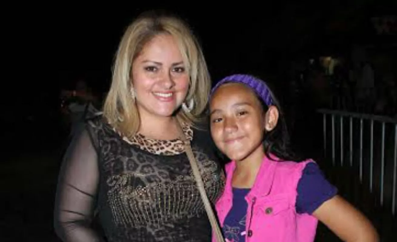 Niñas disfrutan de presentación de Violetta