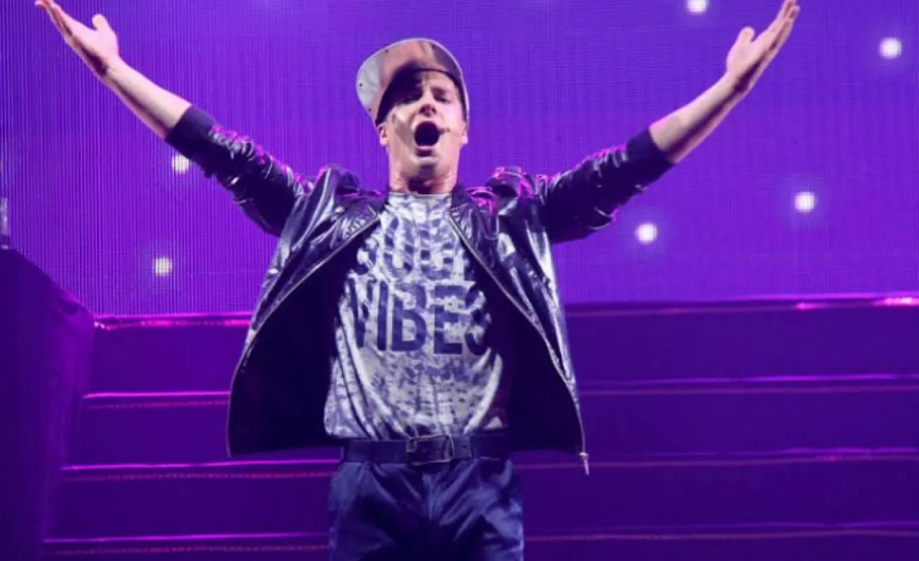 Niñas disfrutan de presentación de Violetta