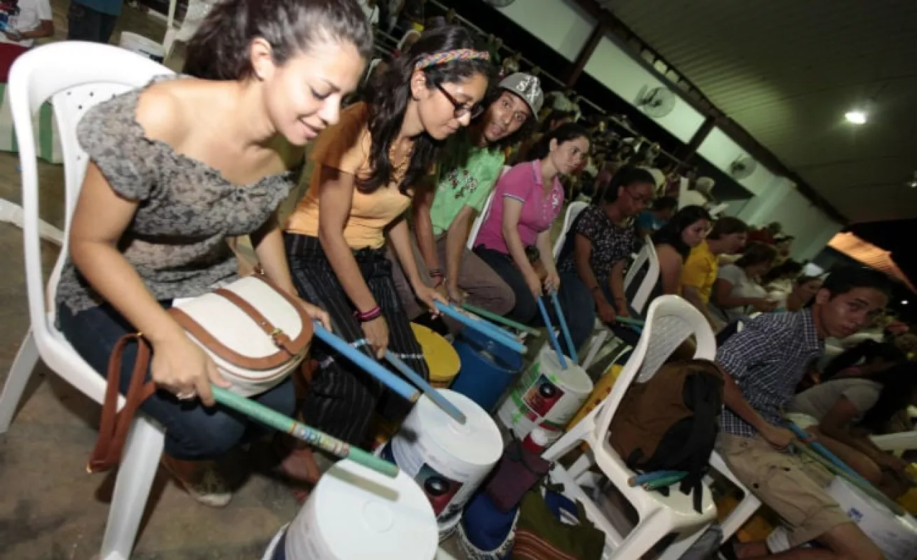 Luna llena de tambores