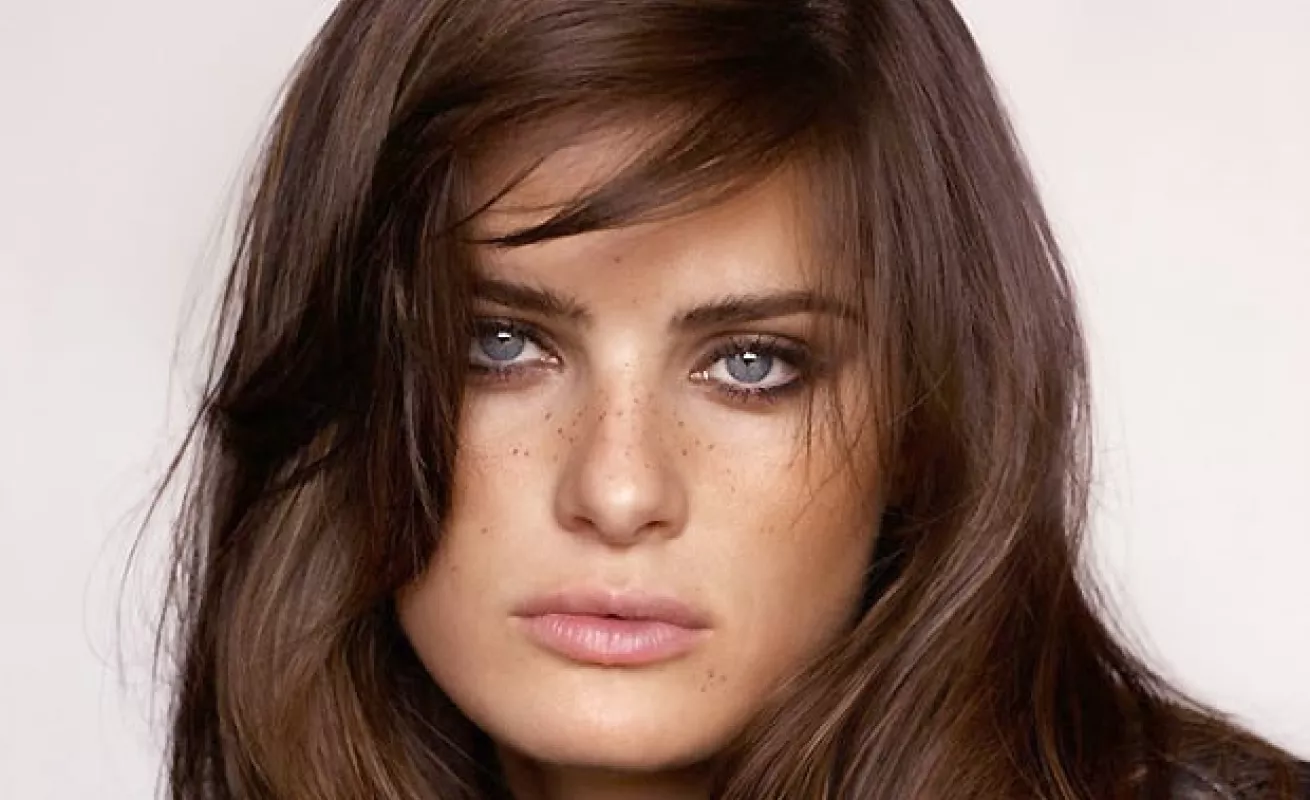 Isabeli Fontana, un delicioso caramelito brasileño... 