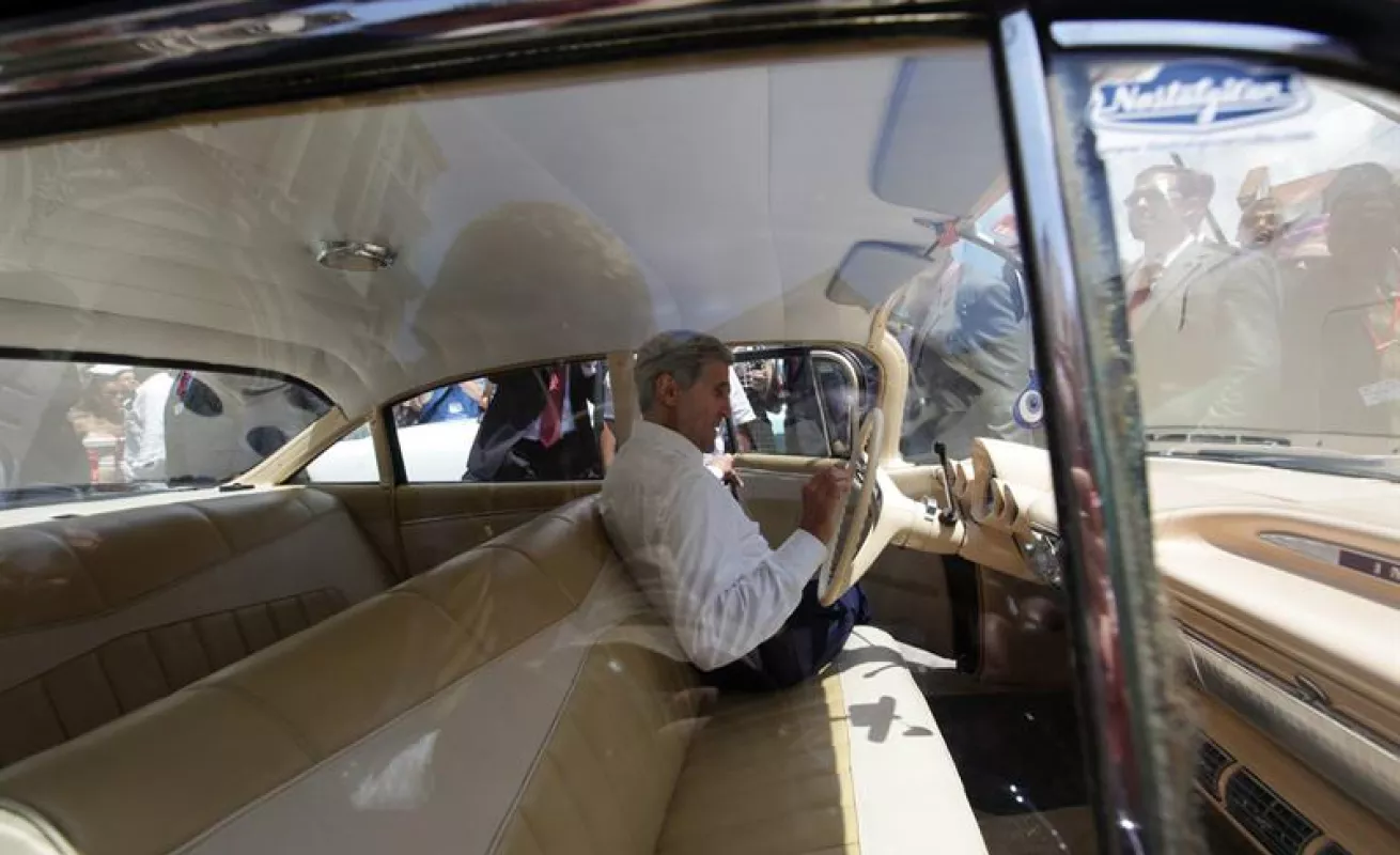 50 años después: bandera de EE.UU. vuelve a izarse en territorio cubano