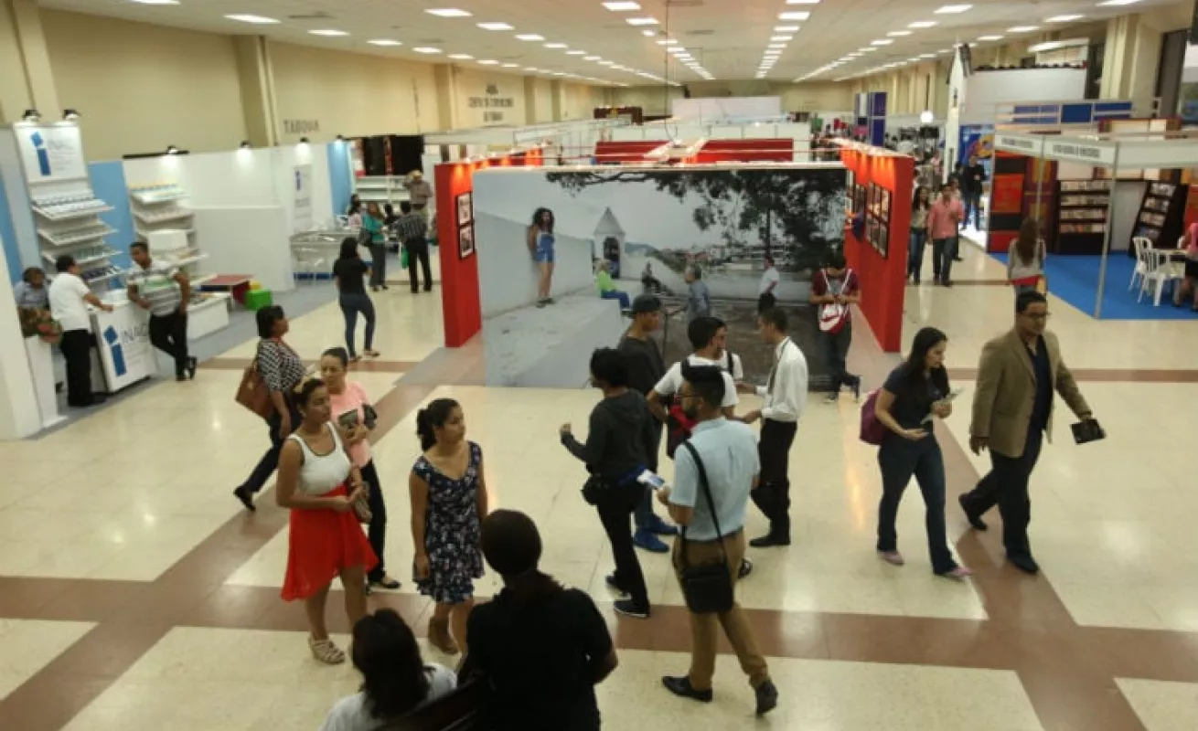 Un recorrido por la XI Feria Internacional del Libro
