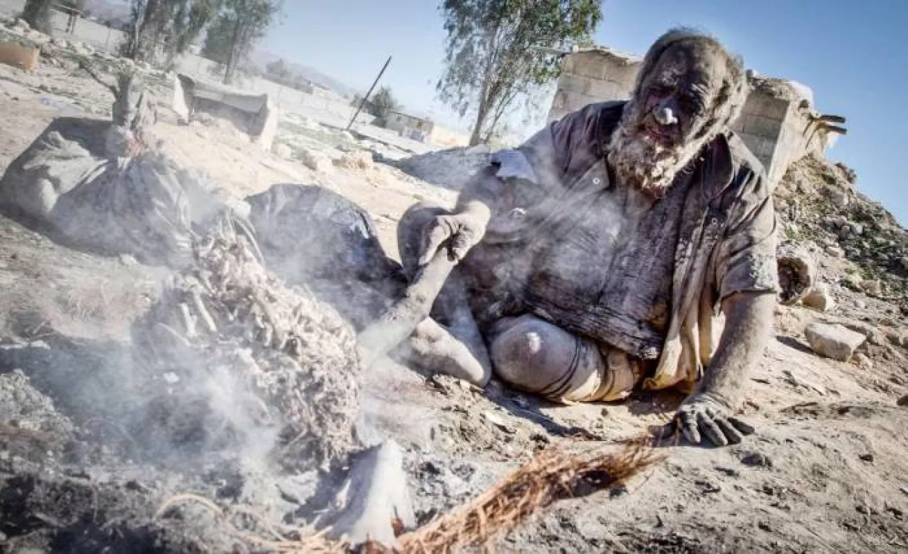 Amoo Hadji, el hombre iraní que lleva 60 años sin bañarse