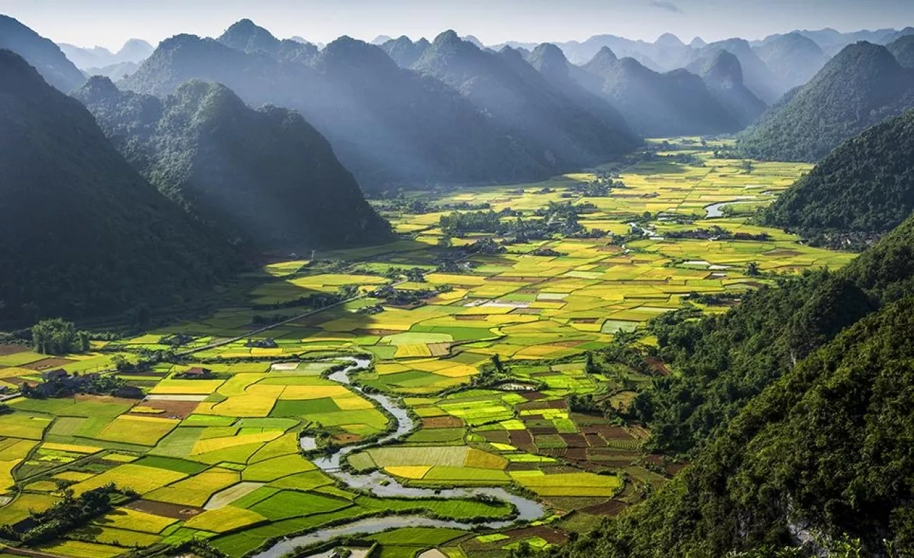 Vietnam, el país más oriental de Indochina