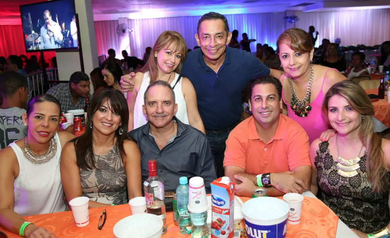 Bailaron con 'El Gallo' Tito Rojas