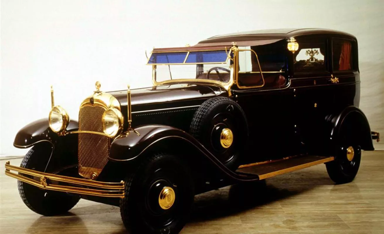 Los papamóviles a través de la historia