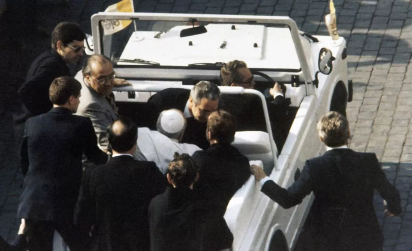 Los papamóviles a través de la historia