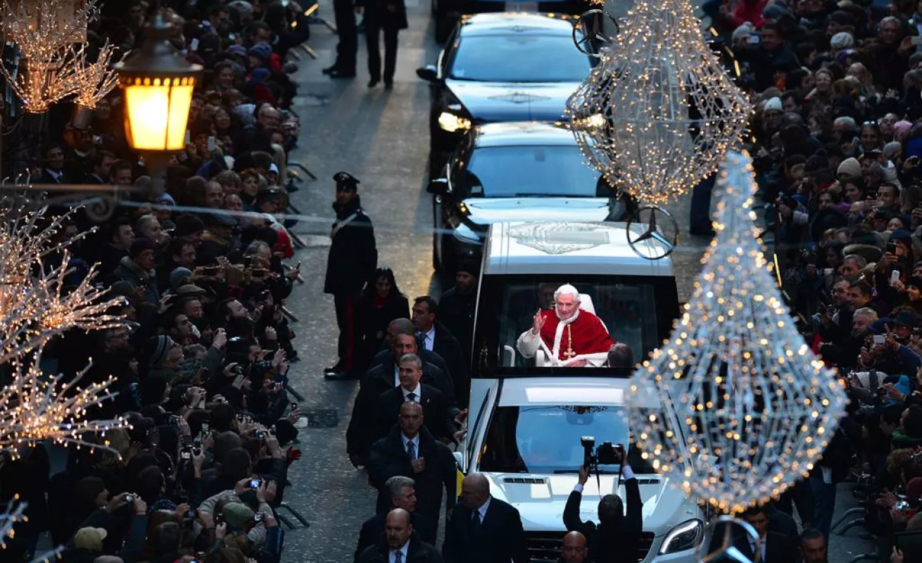 Los papamóviles a través de la historia