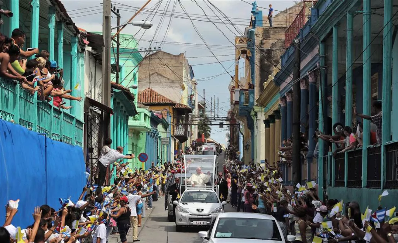 Los papamóviles a través de la historia