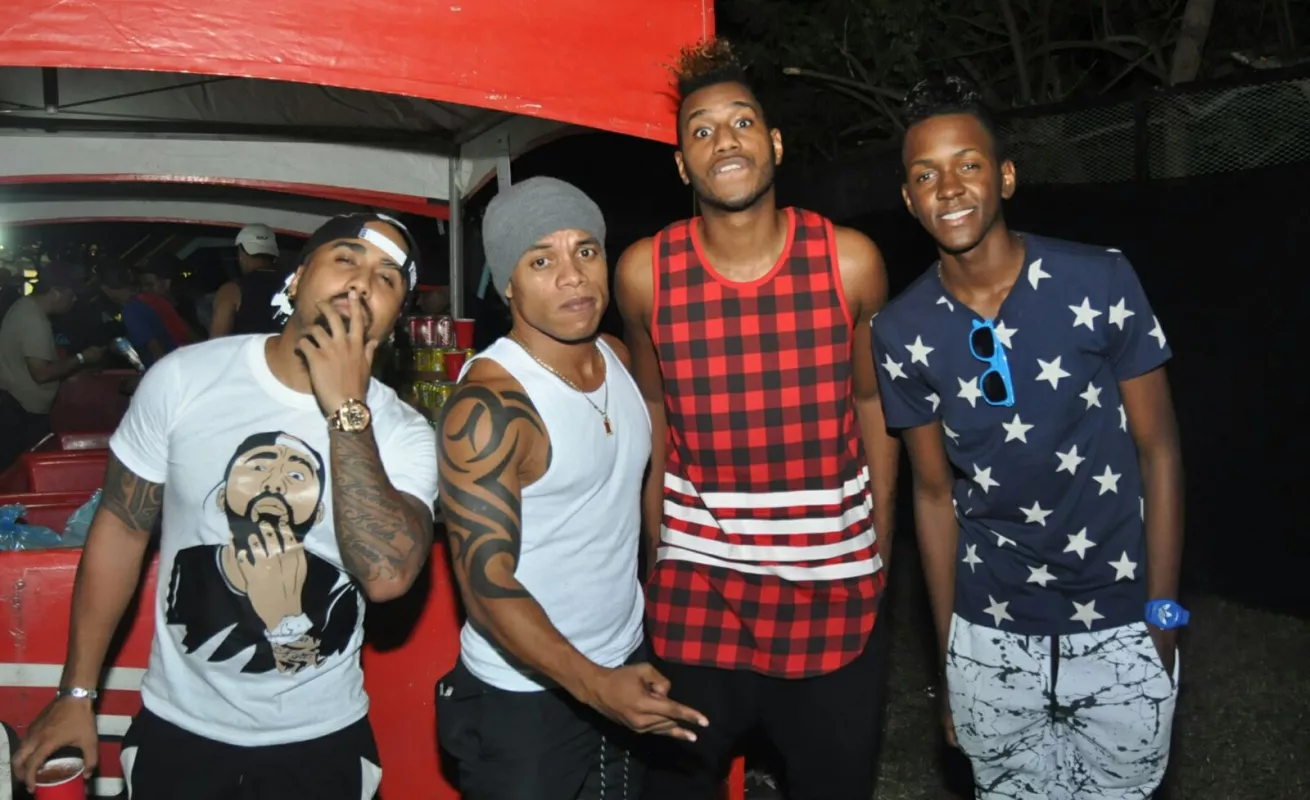 Concierto de De La Ghetto en Club de Playa San Carlos